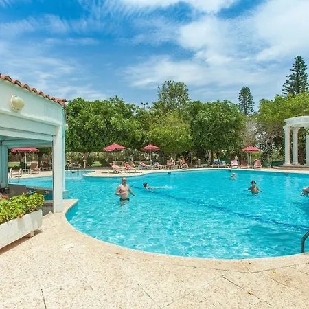 Hotel Crown Henipa Larnaca