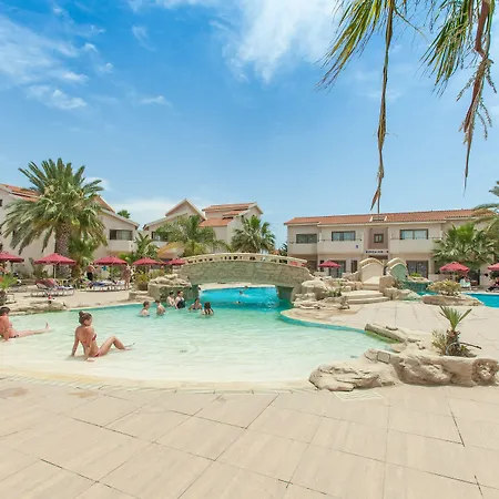 Hotel Crown Henipa Larnaca