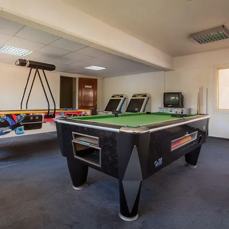 Crown Henipa Larnaca