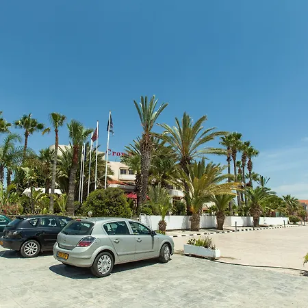 Crown Henipa Hotel Larnaca