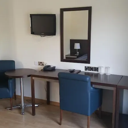 Hotell Crown Henipa 3*