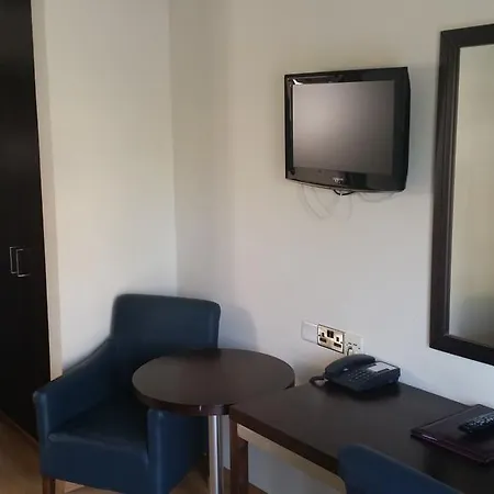 Crown Henipa 3* Larnaca