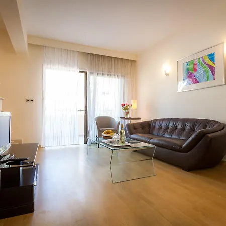 Crown Henipa 3*