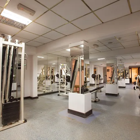 Szálloda Crown Henipa