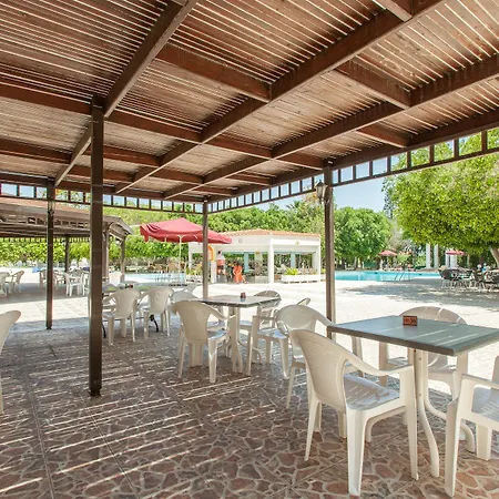 Crown Henipa Szálloda 3*