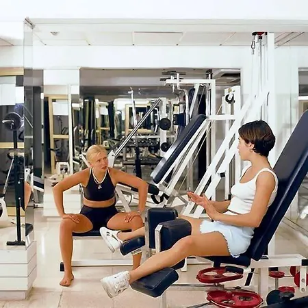 Crown Henipa Lárnaka