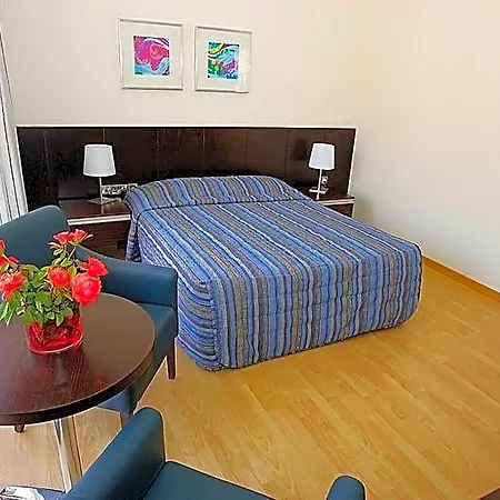 Crown Henipa Hotel