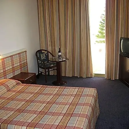 Crown Henipa Hotel Larnaca