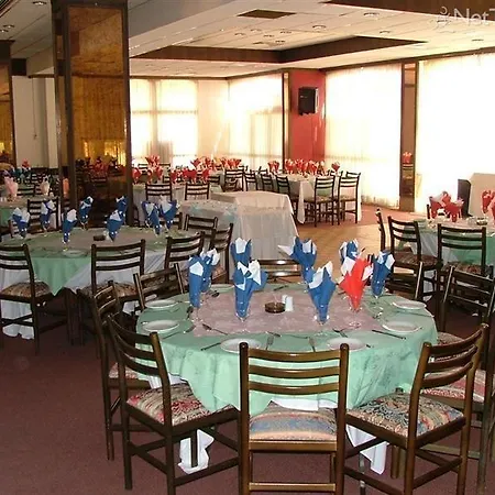 Crown Henipa Lárnaka