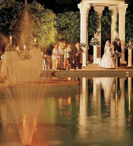 Crown Henipa ホテル