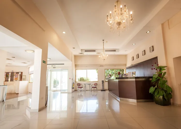 Crown Henipa Hotel Larnaka