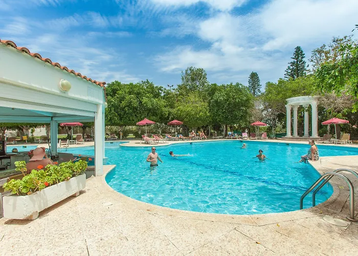 Hotel Crown Henipa Larnaka