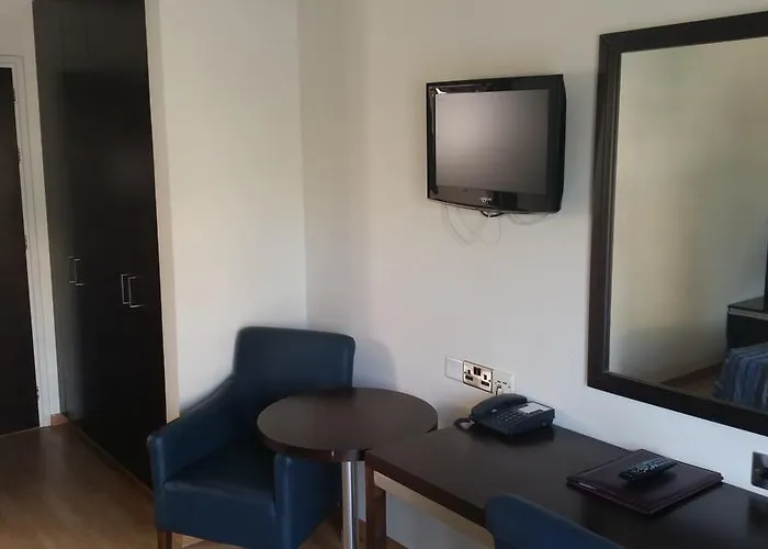 Crown Henipa 3* Larnaka