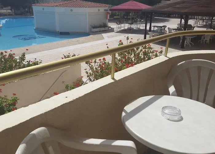 Hotel Crown Henipa Larnaka