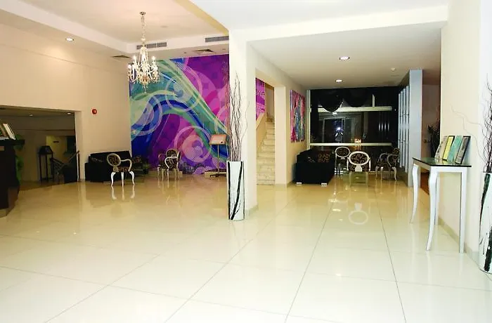 Crown Henipa Hotel 3*