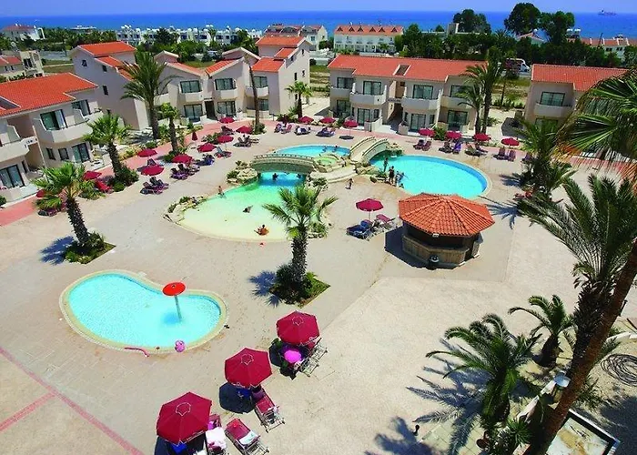 Hotel Crown Henipa 3*