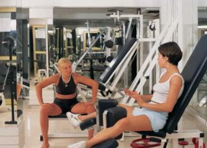 Crown Henipa Larnaka