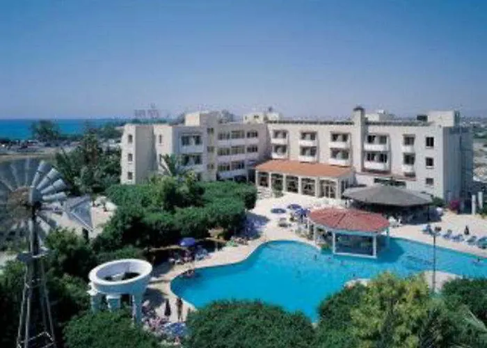 Hotel Crown Henipa 3*