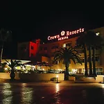 Crown Henipa Hotel