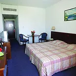 Crown Henipa Hotel 3*