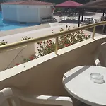 Hotel Crown Henipa Larnaca