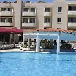 Hotel Crown Henipa 3*
