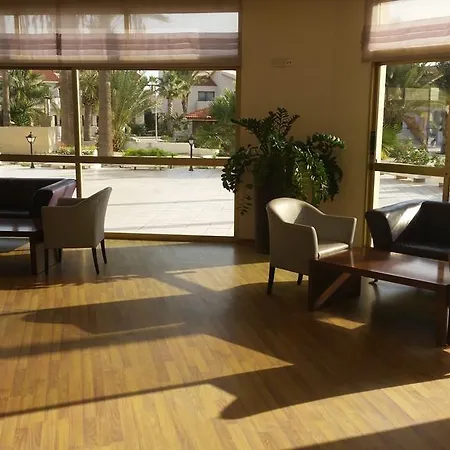 Crown Henipa Hotel