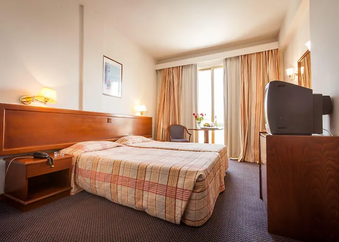 Ξενοδοχείο Crown Henipa Λάρνακα