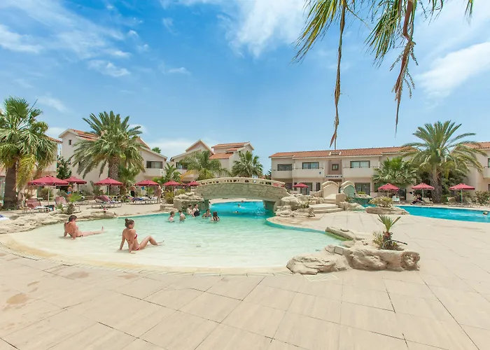 Ξενοδοχείο Crown Henipa Λάρνακα