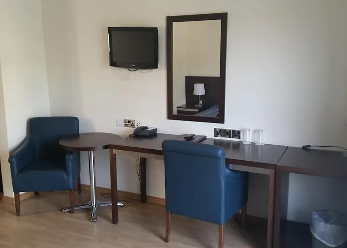 Ξενοδοχείο Crown Henipa 3*