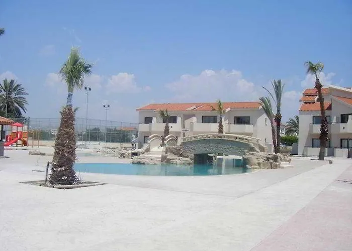 Ξενοδοχείο Crown Henipa