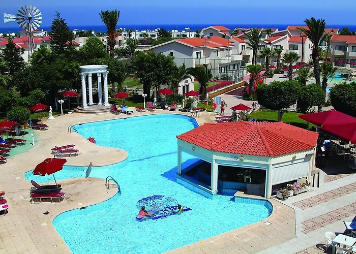 Ξενοδοχείο Crown Henipa 3*